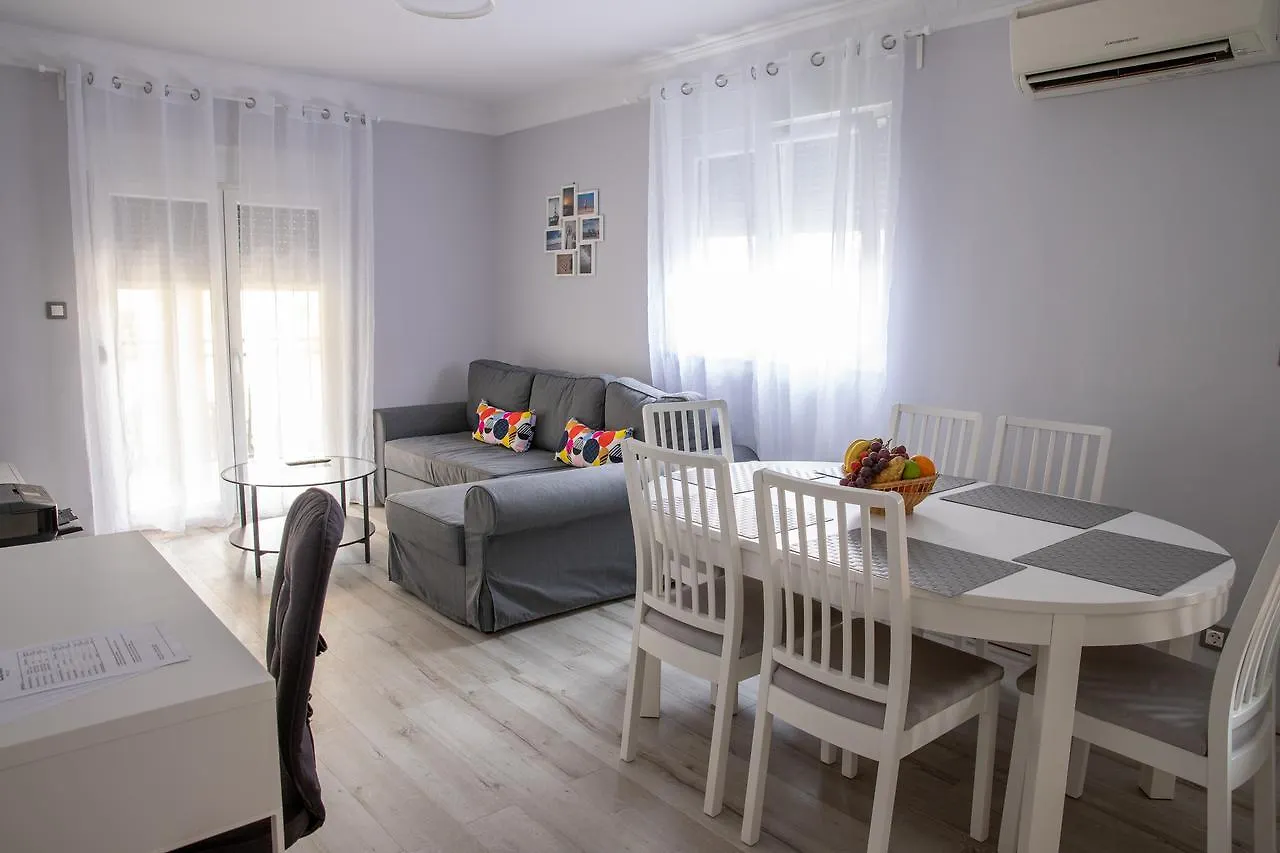 Appartement Apartmani Dina Biograd Na Moru Croatie