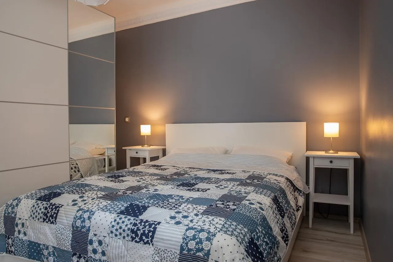 Apartmani Dina Biograd Na Moru