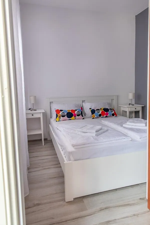Apartmani Dina Biograd Na Moru