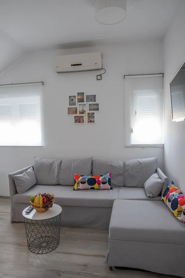 Apartment Apartmani Dina Biograd Na Moru Croatia